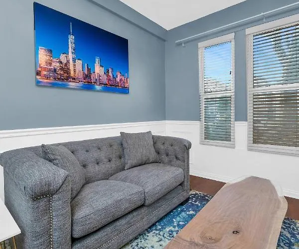 Modern 2 Bedroom In Avondale