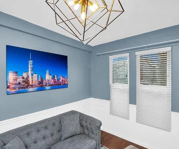 Modern 2 Bedroom In Avondale Chicago
