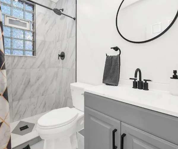 Modern 2 Bedroom In Avondale Chicago